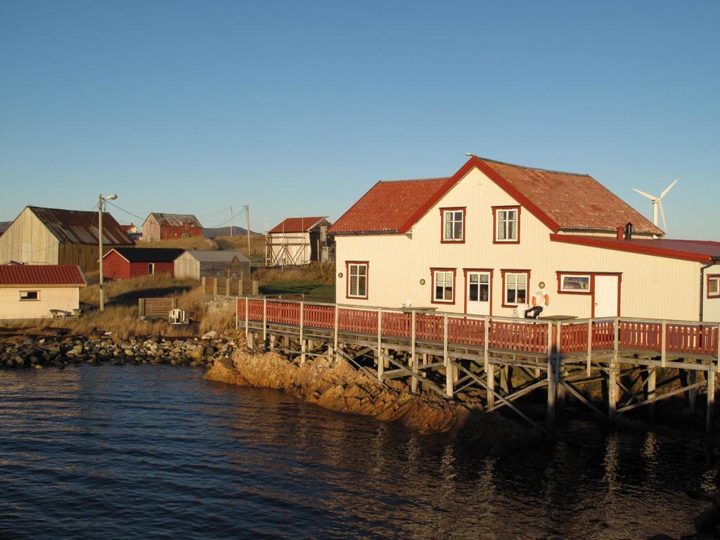 Kvalnesbrygga Hotel Kvalnes  Exterior photo